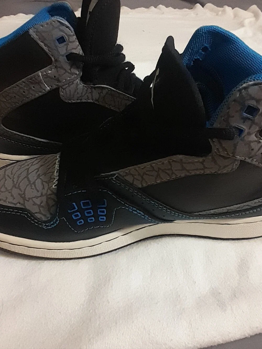 Jordan Kids' Black & Gray Basketball Sneakers